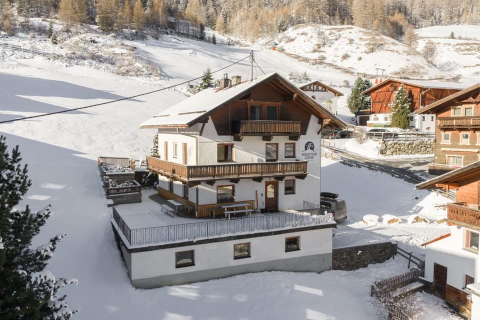 Facade/entrance, Skiing, Skiing, Parking