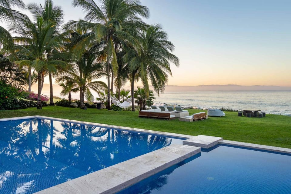 Stunning 7 Bd Beachfront Villa, Fully Staffed w Golf, Spa, Beach Clubs Villa in State of Nayarit