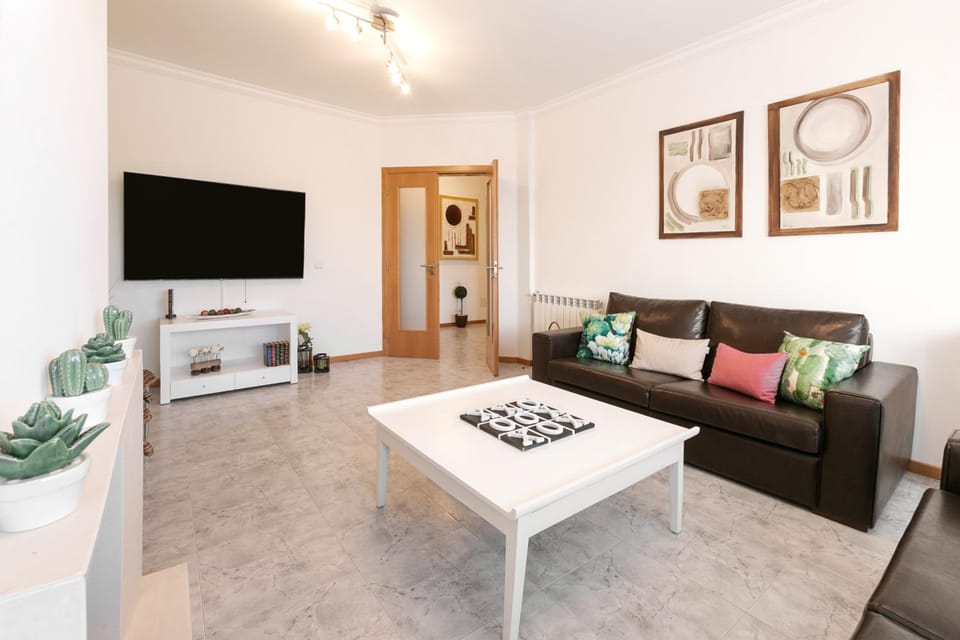 Communal lounge/ TV room, TV and multimedia, Living room, Seating area