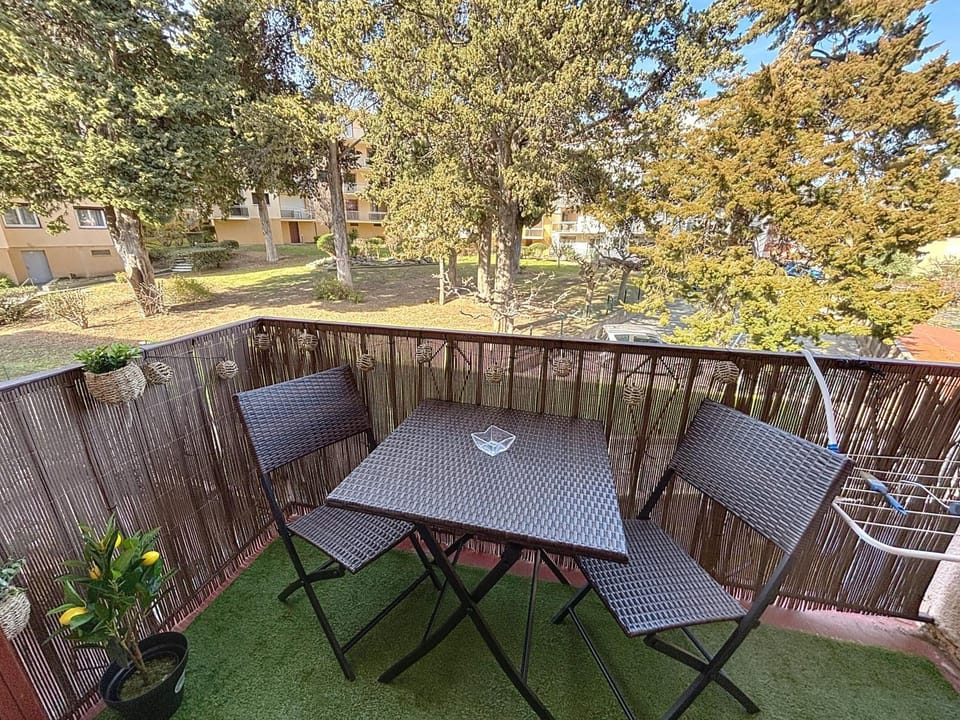 Balcony/Terrace, Garden view