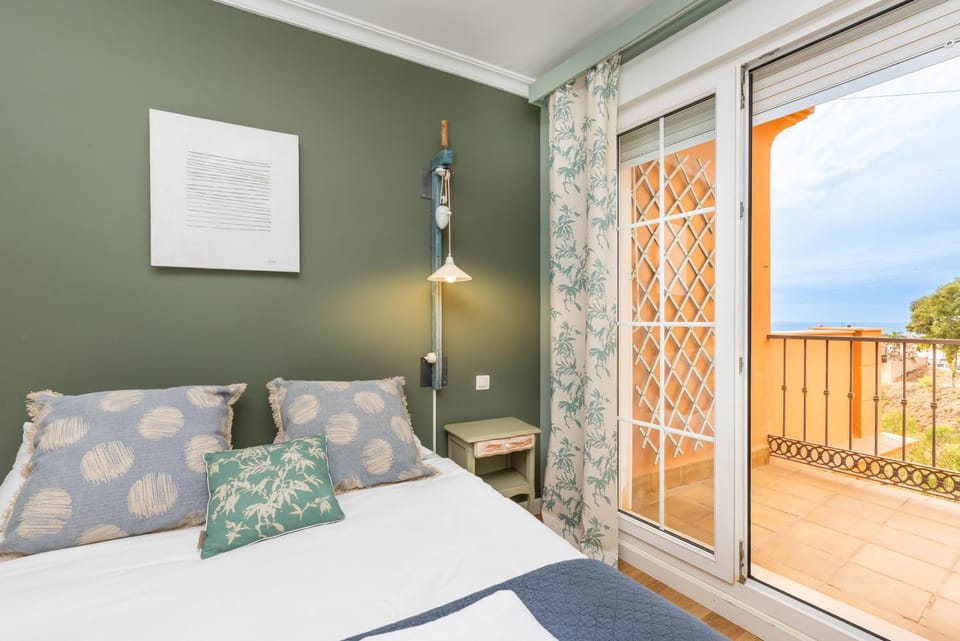 Balcony/Terrace, Photo of the whole room, Bedroom, Sea view