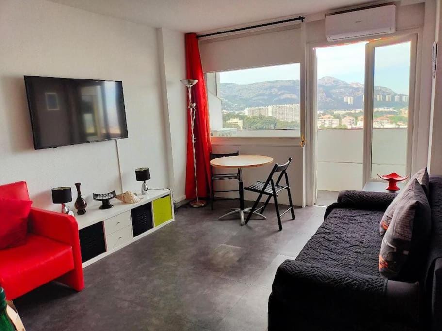 T 2 calanques vue panoramique, à 10 mn des facs de Luminy Apartment in Marseille