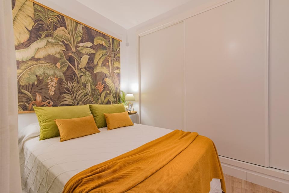 Bed, Photo of the whole room, Bedroom, wardrobe