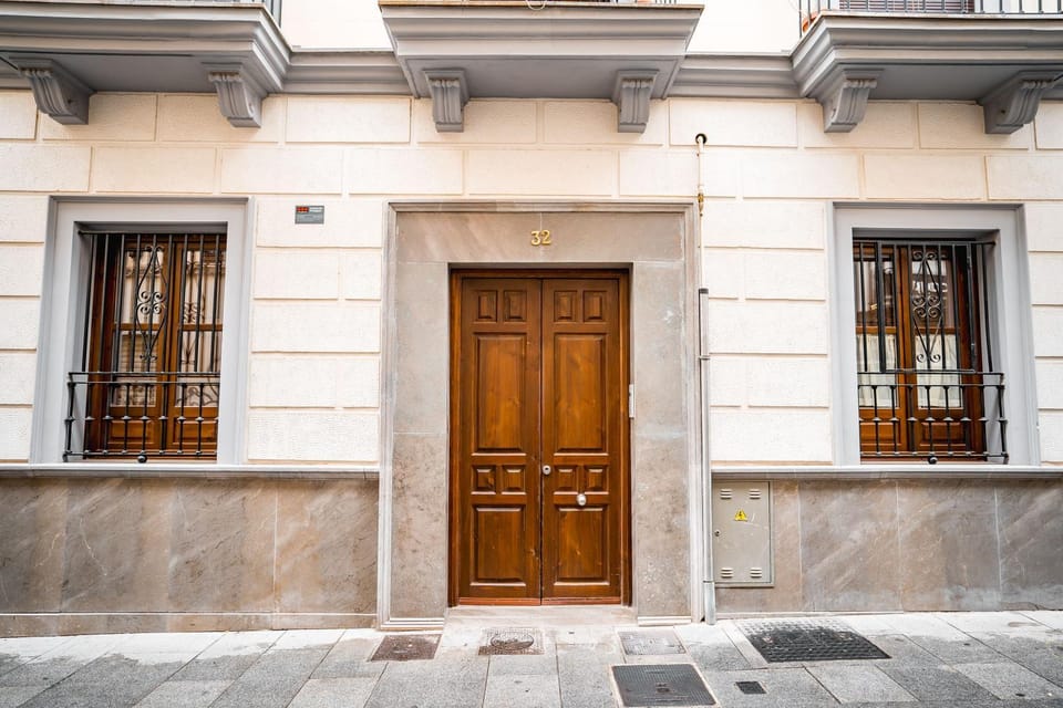 Property building, Facade/entrance