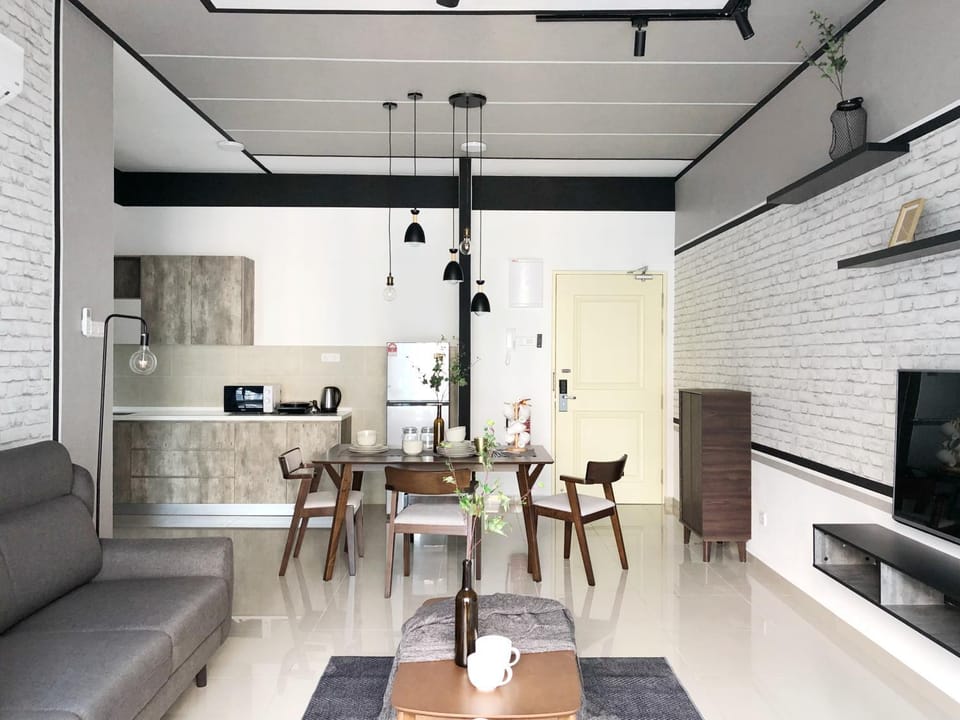 TV and multimedia, Kitchen or kitchenette, Living room, Seating area, Dining area, minibar