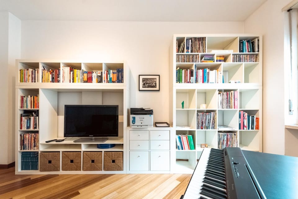 Communal lounge/ TV room, Library, TV and multimedia, Evening entertainment, hair dresser