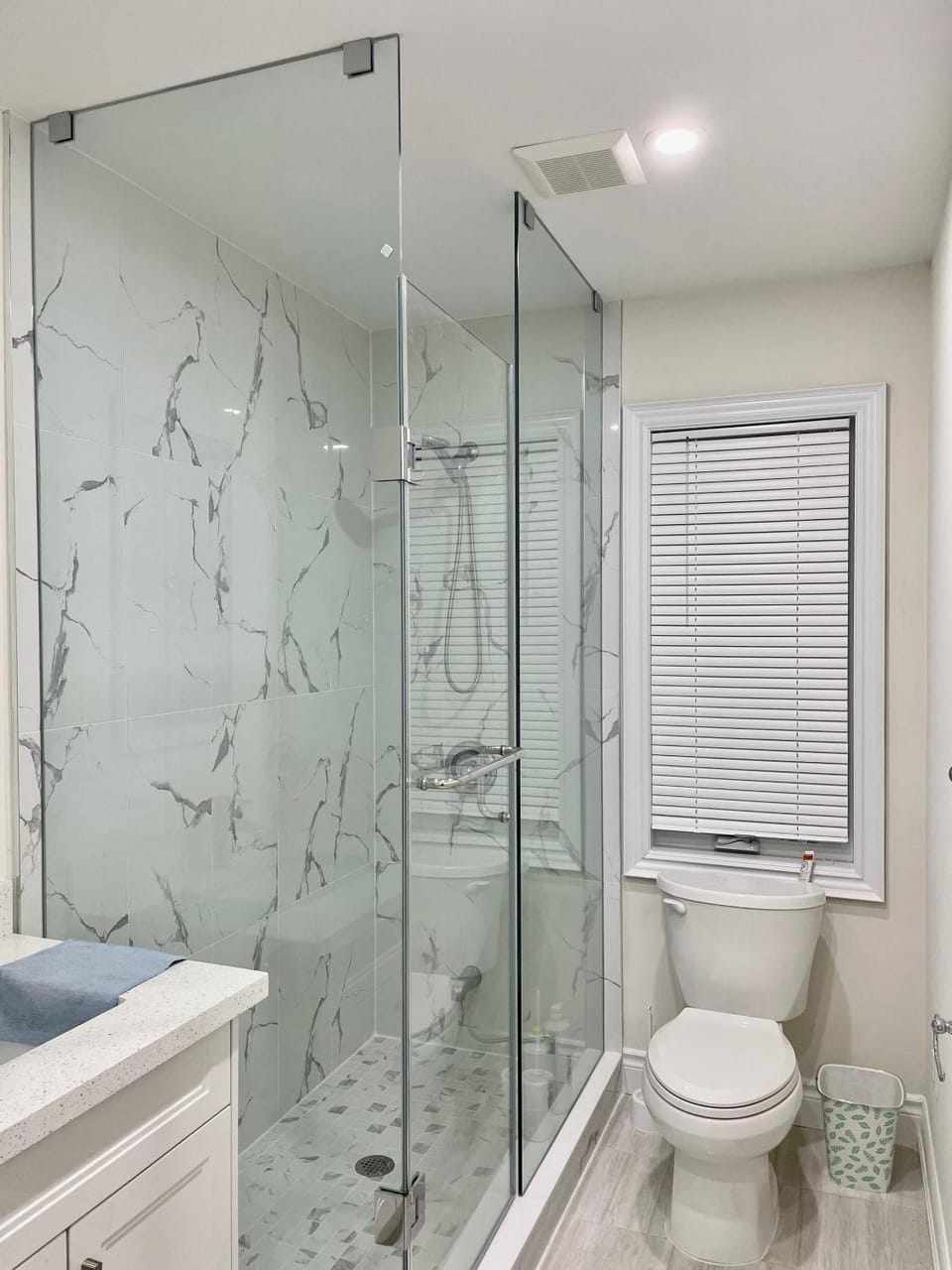 Bright Specious New En-suite Room in Markham Bed and Breakfast in Markham