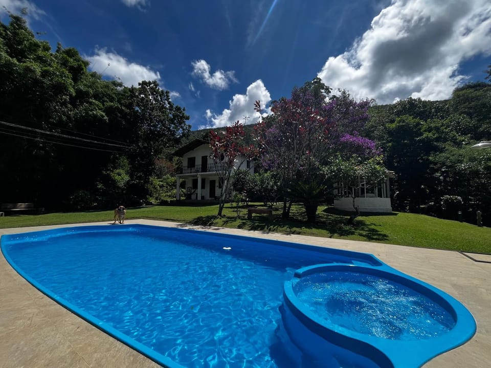 Casa em Friburgo com piscina, lareira suíte & quarto ATENCAO SABADO DIA 18 DE ABRIL TERA FESTA NA CHACARA House in Nova Friburgo