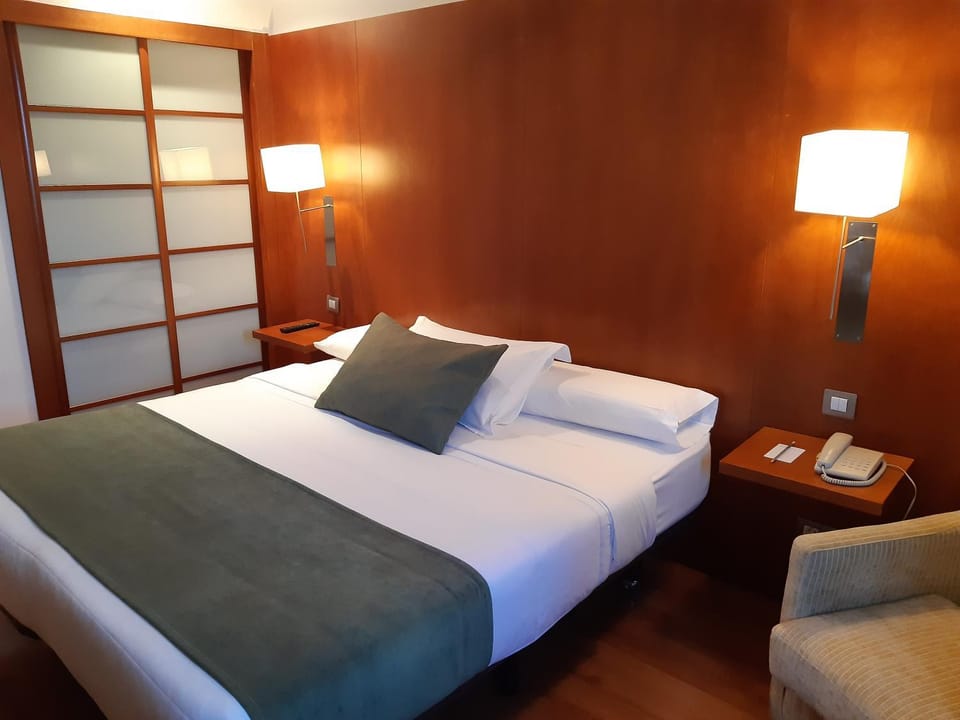 Bed, Photo of the whole room