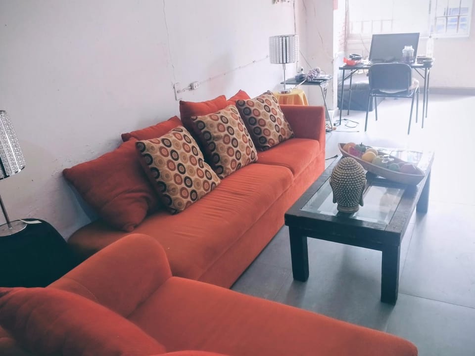 Communal lounge/ TV room, Living room, Seating area