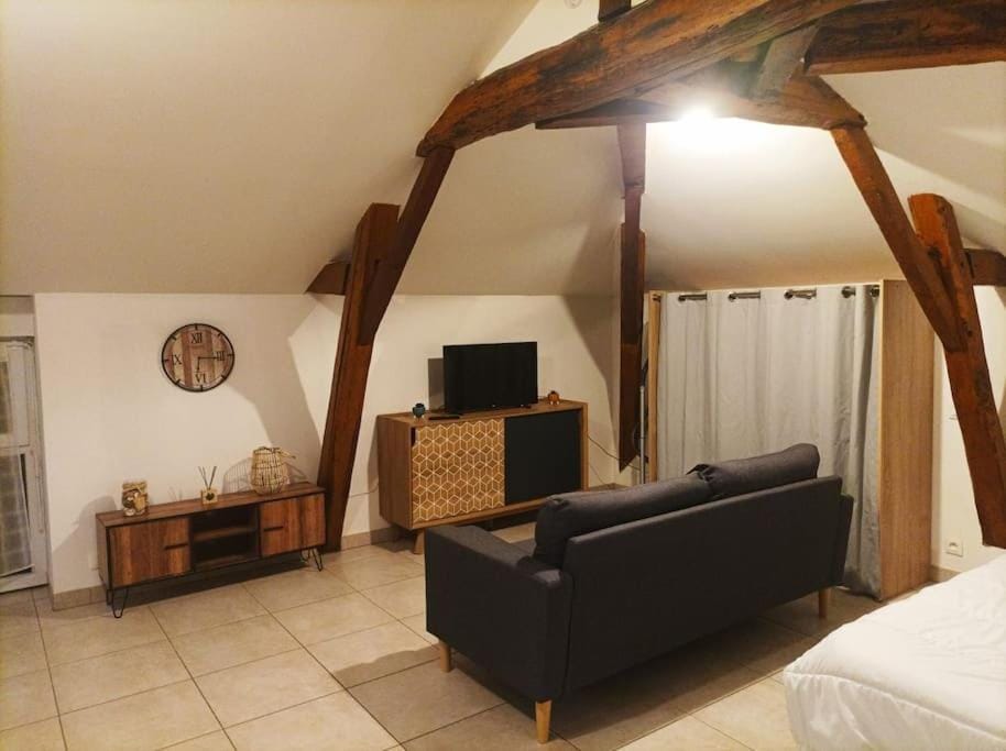 Studio en pleine campagne avec jardin privatif House in Centre-Val de Loire