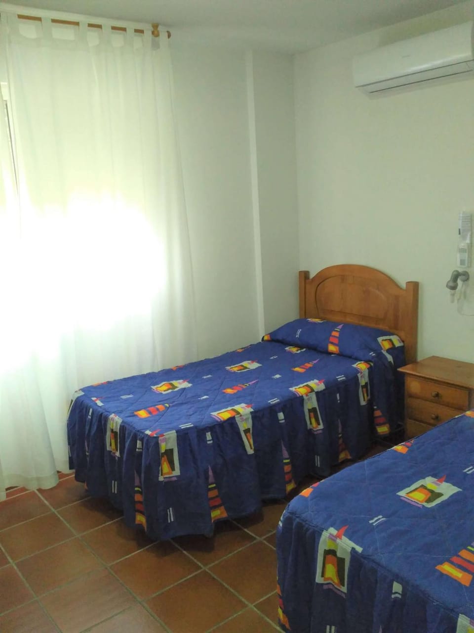Bedroom, air conditioner