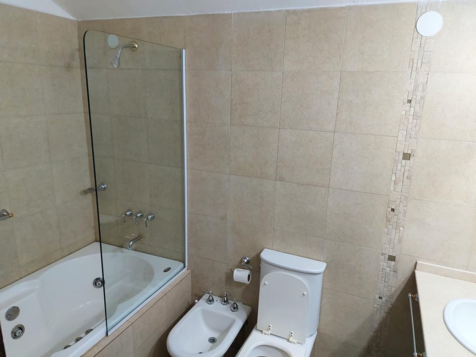 Shower, Toilet, Bathroom, Bath, bidet, towels