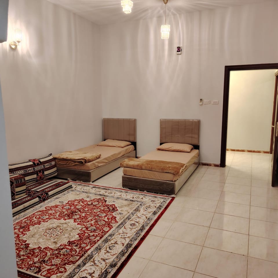 Bed, Seating area
