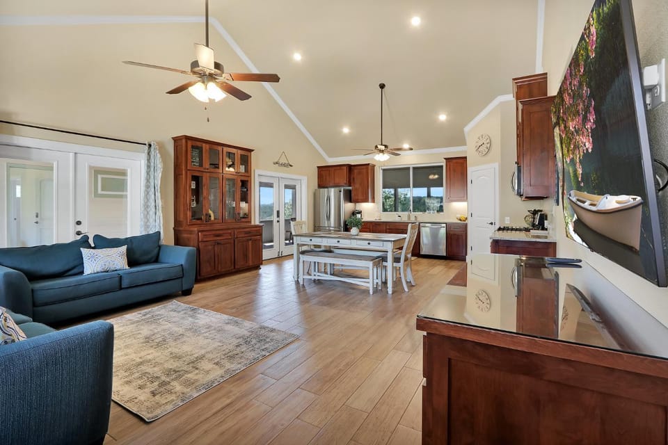Fox Trot House in Canyon Lake