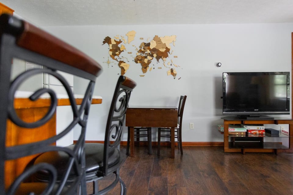 Seating area, Dining area