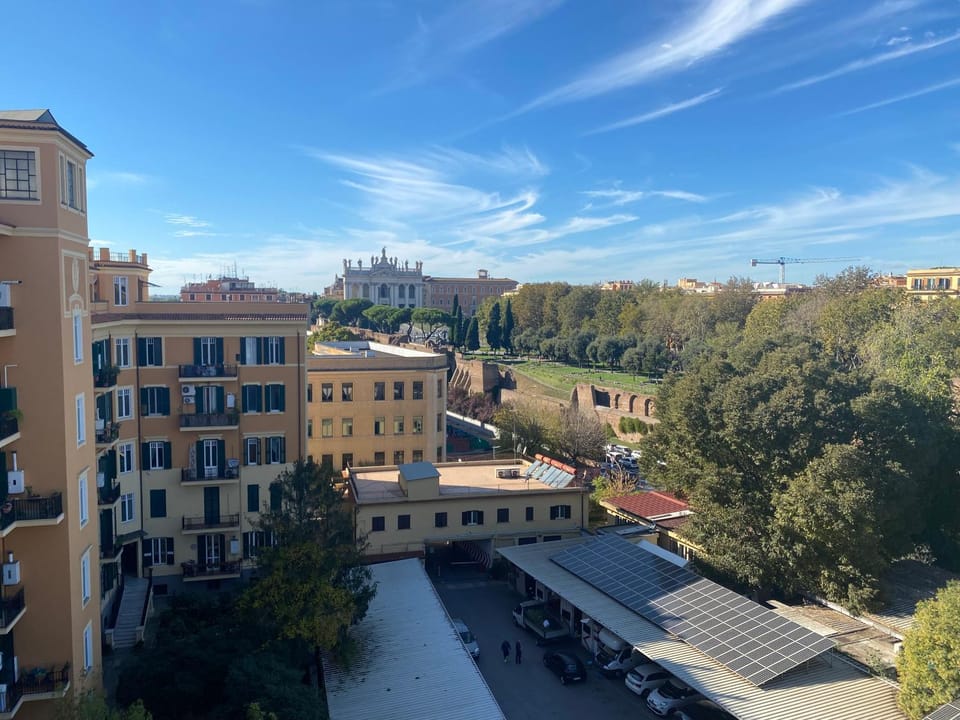 La Rosa di Roma 4 in heart of Rome San Giovanni Bed and Breakfast in Rome