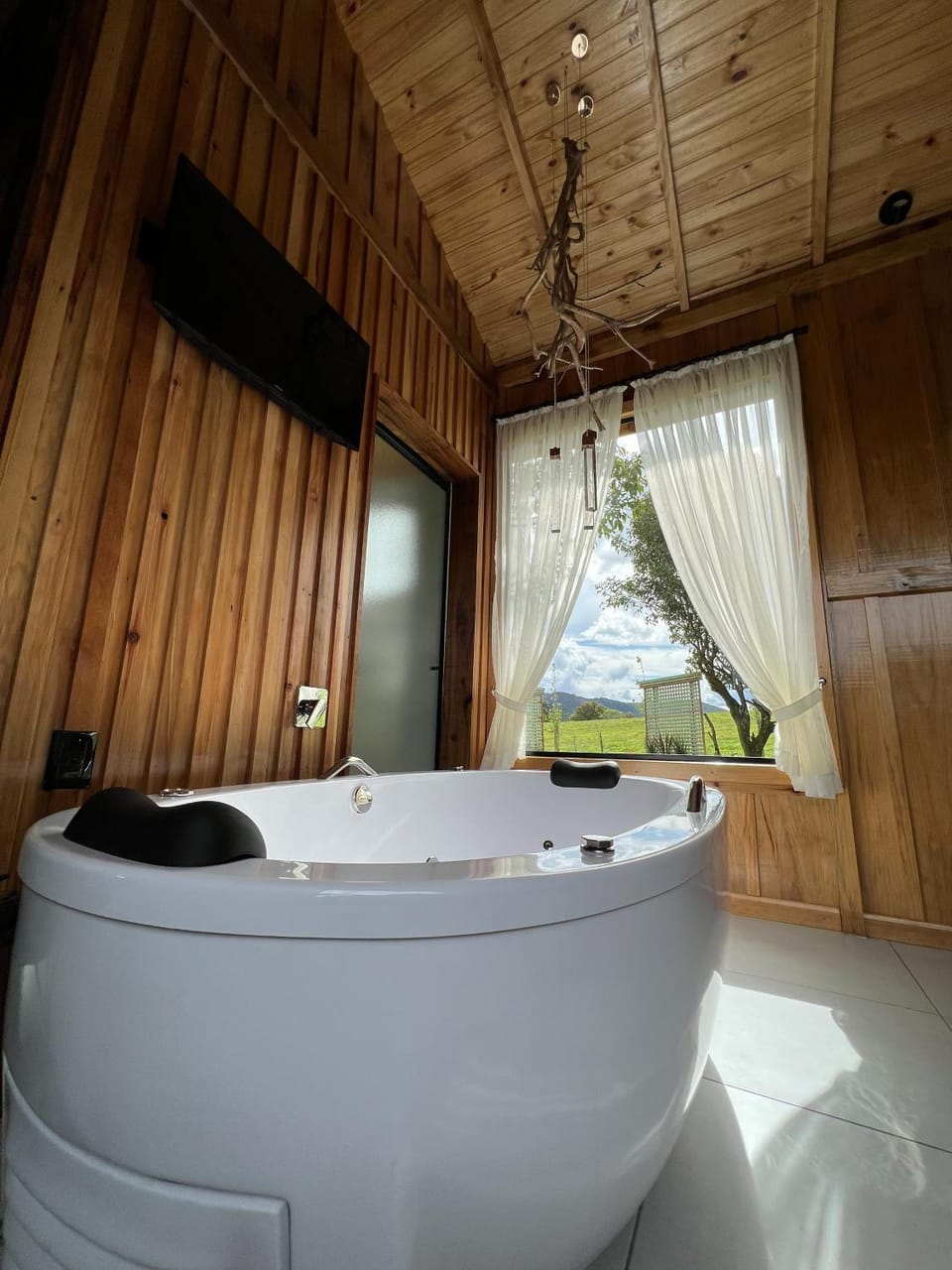 Hot Tub, Bath