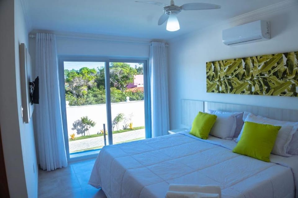 Bed, Photo of the whole room, Bedroom, fireplace, air conditioner