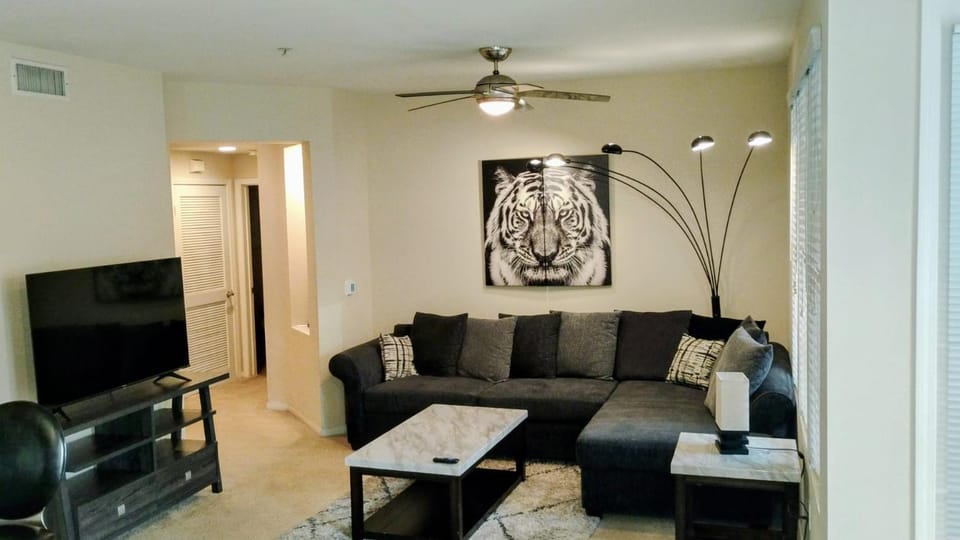 COZY 2BR/2BA ! 5MINtoDisney ! AngelStadium!HondaCenter Apartment in Orange