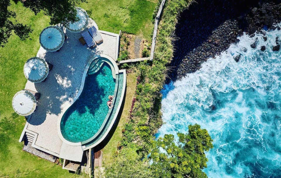 Shower, People, Bird's eye view, Guests, Pool view, Pool view, Sea view, Sea view, Swimming pool, sunbed, towels