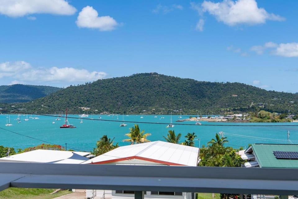 Hillcrest Harmony House in Airlie Beach