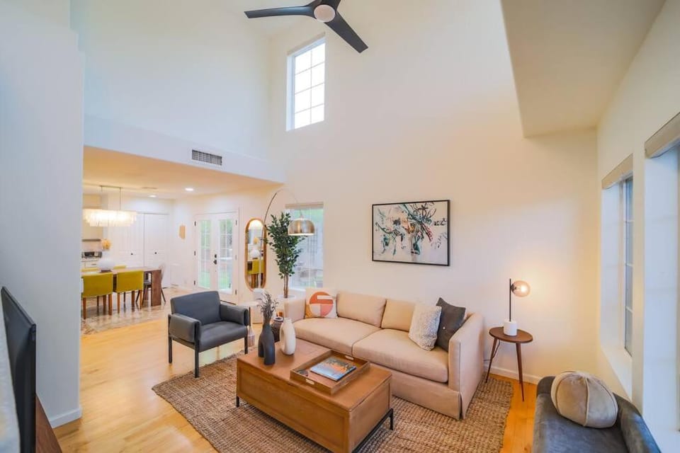 Living room, Seating area, fireplace