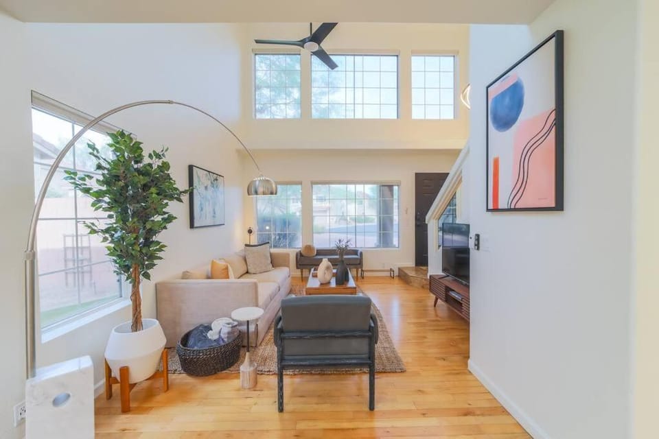 TV and multimedia, Living room, Seating area, fireplace