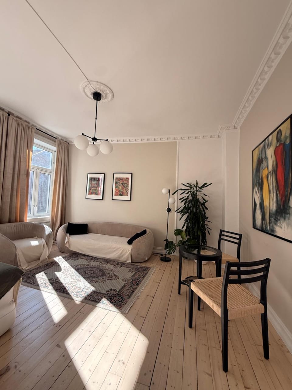 Lovely central apartment with two large bedrooms nearby Oslo Opera, vis a vis Botanical garden Apartment in Oslo