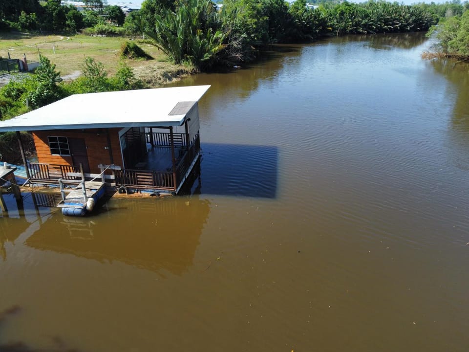 Qimmy Riverside Floating Cabin Cabin in Terengganu, Malaysia