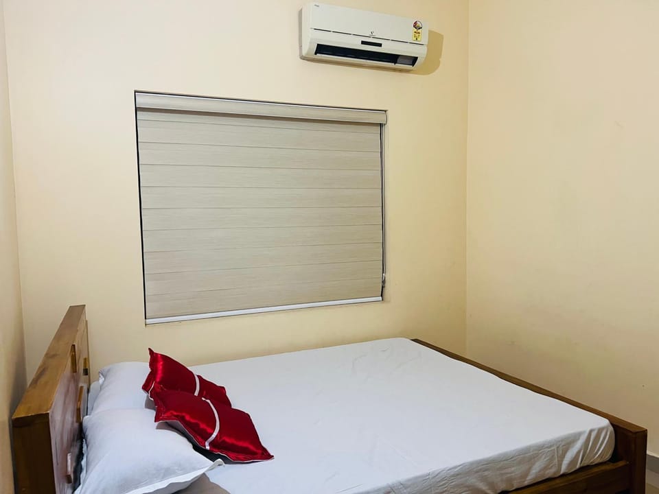 Bed, Bedroom, air conditioner