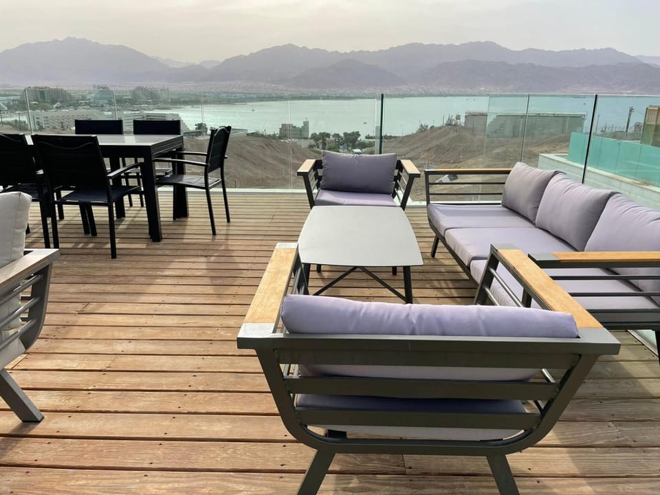 View (from property/room), Balcony/Terrace, Mountain view