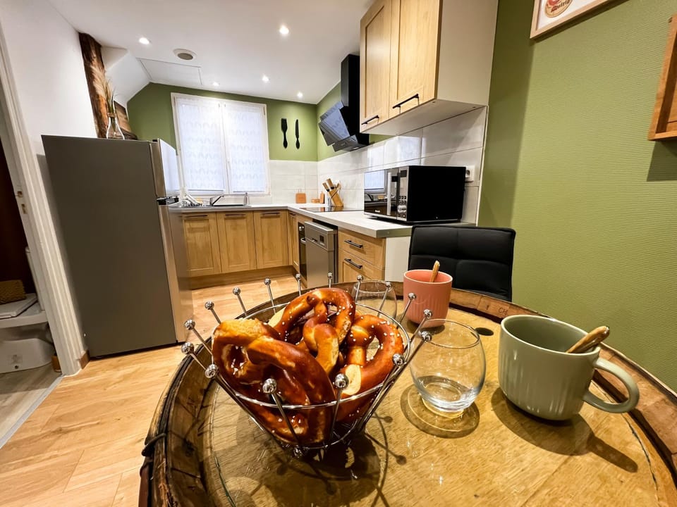 Kitchen or kitchenette, stove