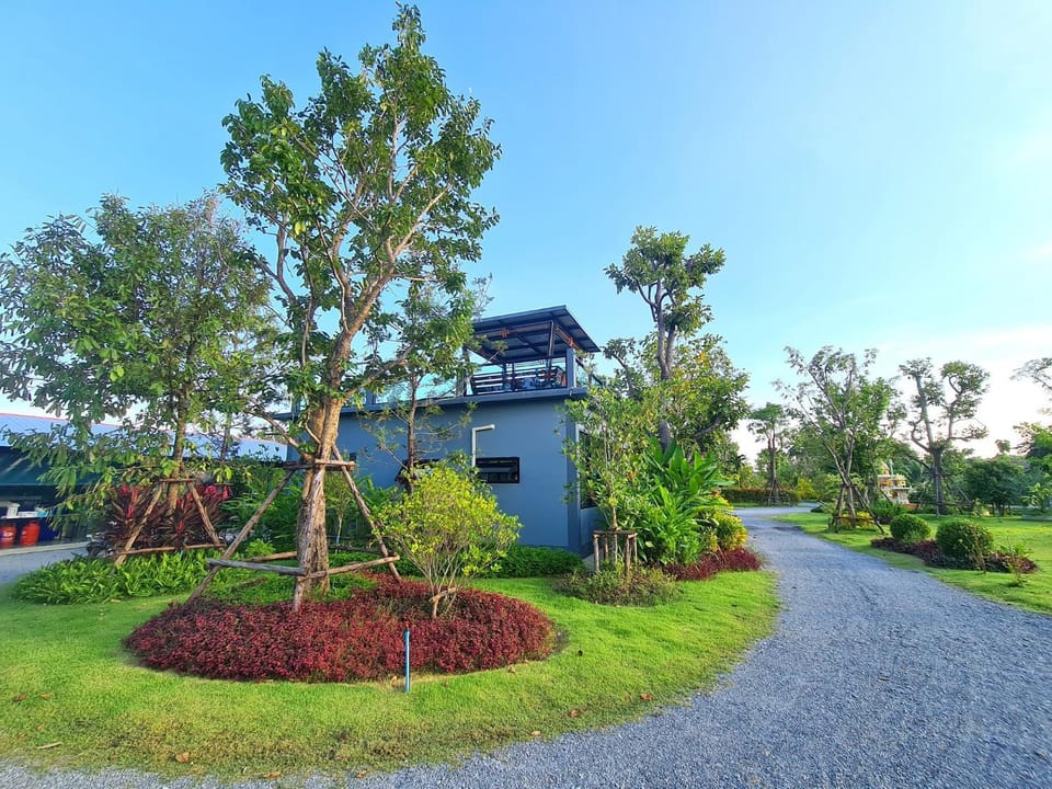 Restaurant/places to eat, Communal lounge/ TV room, Garden
