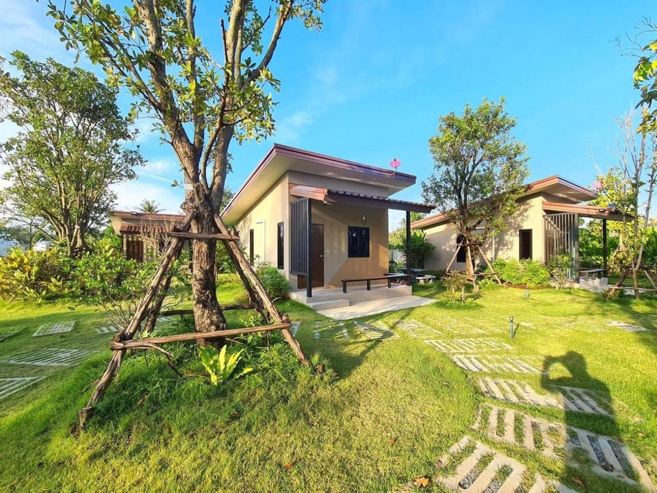 ปีกุนรีสอร์ท & Swimming pool (Pigoon Resort) Vacation rental in Thailand