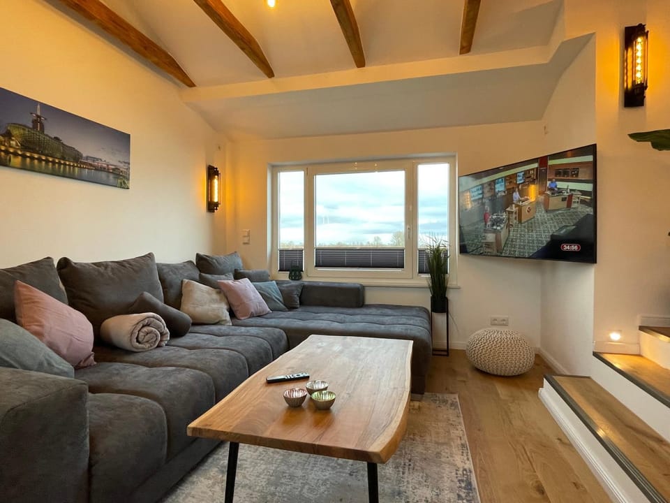 TV and multimedia, Living room, Seating area