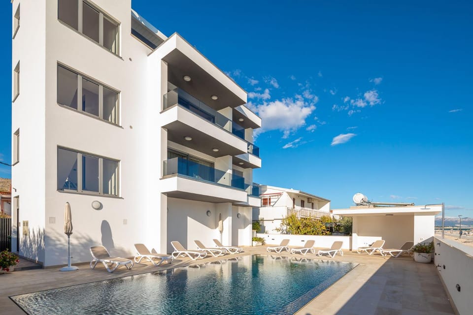 Property building, Swimming pool