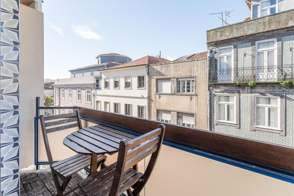 GuestReady - Cozy Bright apartment with a Balcony Apartment in Porto
