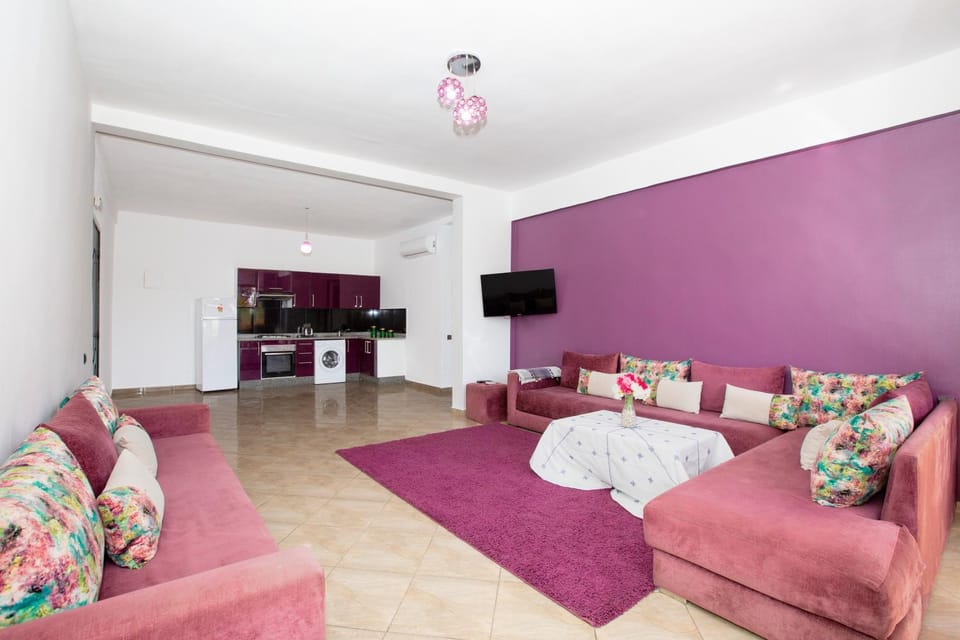 TV and multimedia, Kitchen or kitchenette, Living room