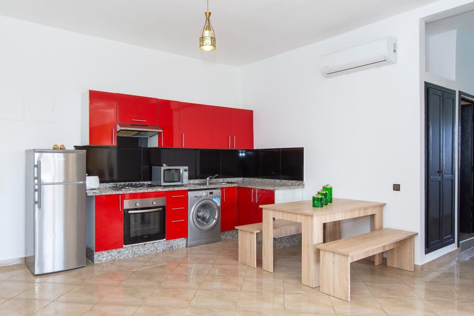 Kitchen or kitchenette, dishwasher, oven, pet friendly, stove
