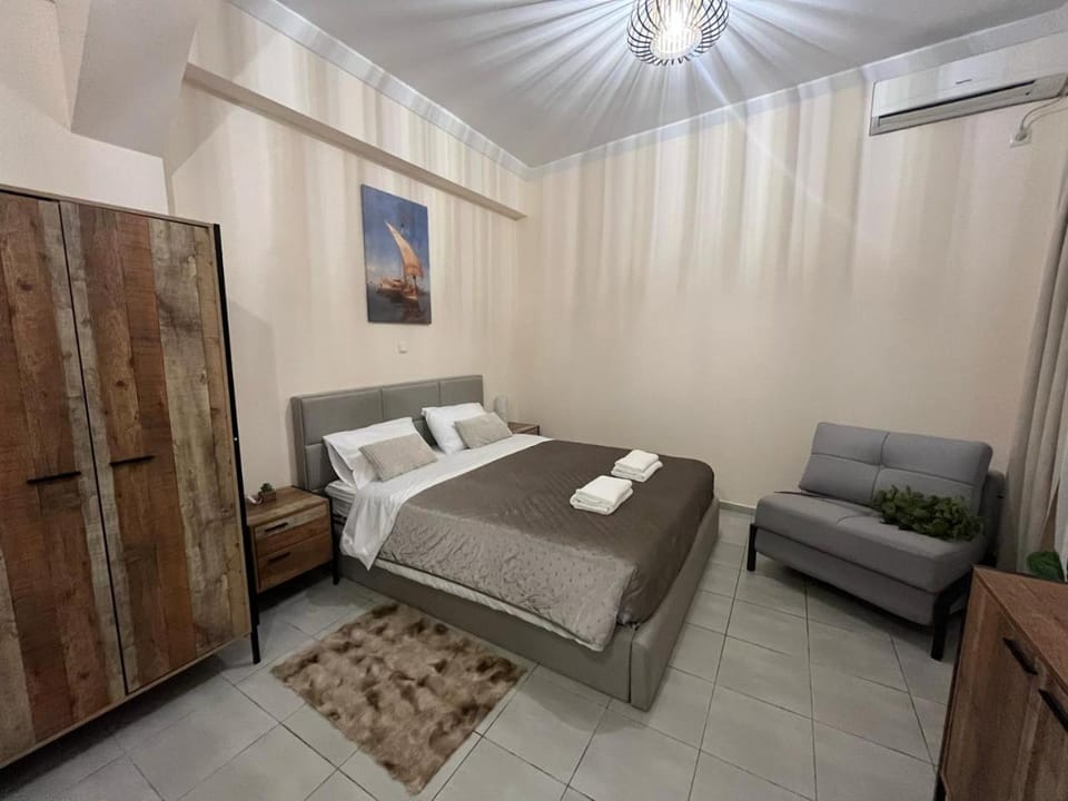 Bed, Photo of the whole room, Bedroom, air conditioner