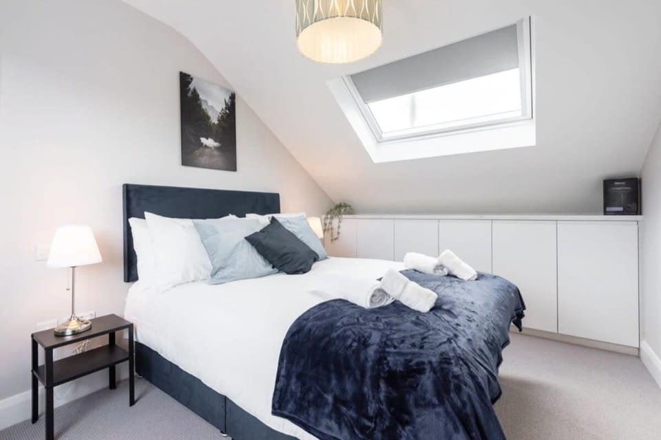 LOVELY 2bed HOME with patio & fast reliable WIFI House in Dublin