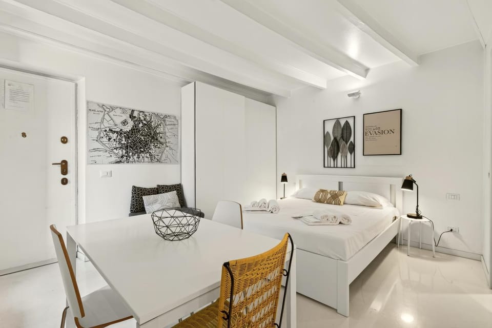 Bed, Photo of the whole room, Dining area, Bedroom