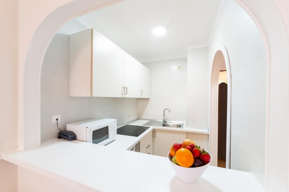 Kitchen or kitchenette, Communal kitchen