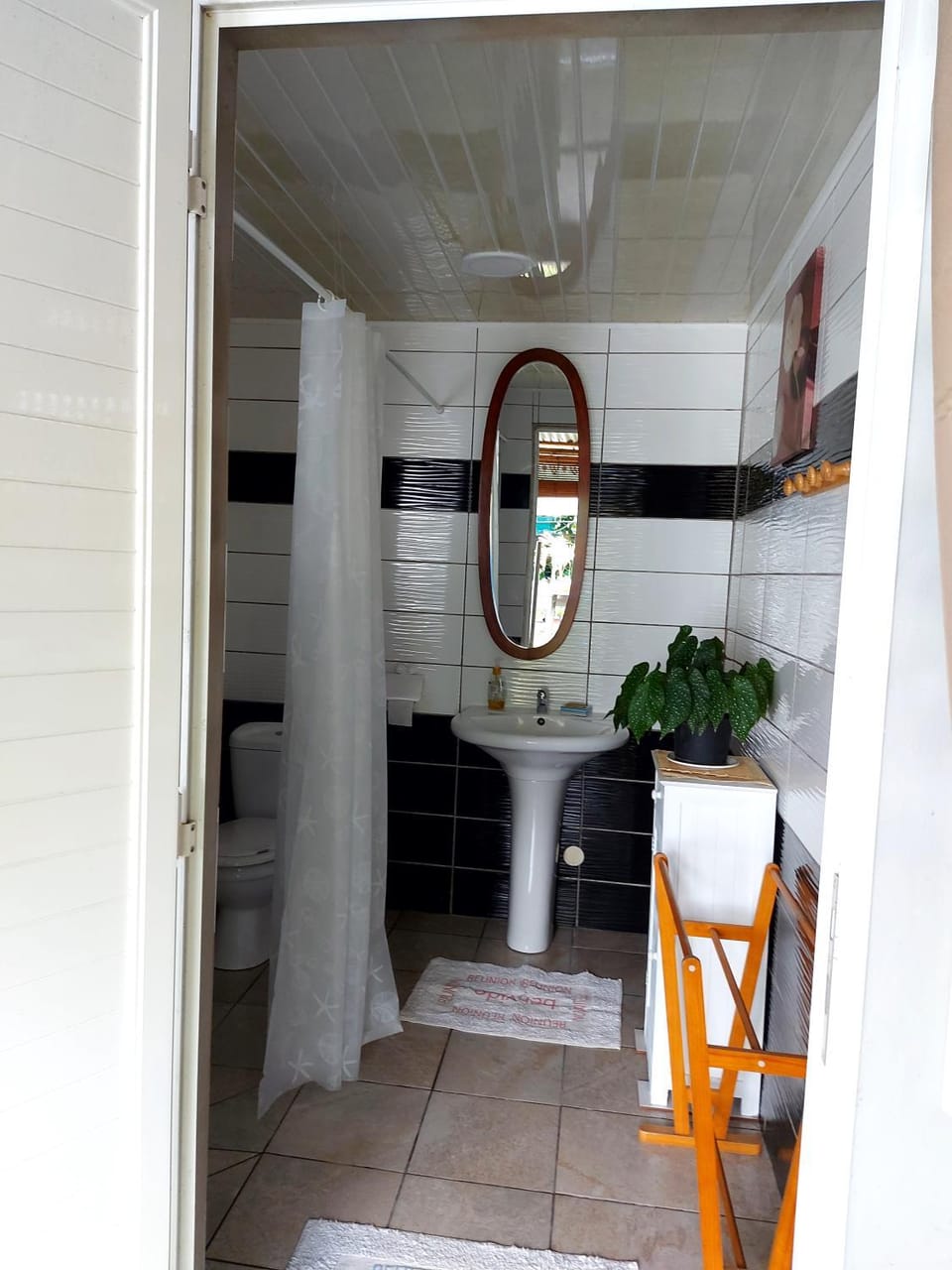 Shower, Toilet