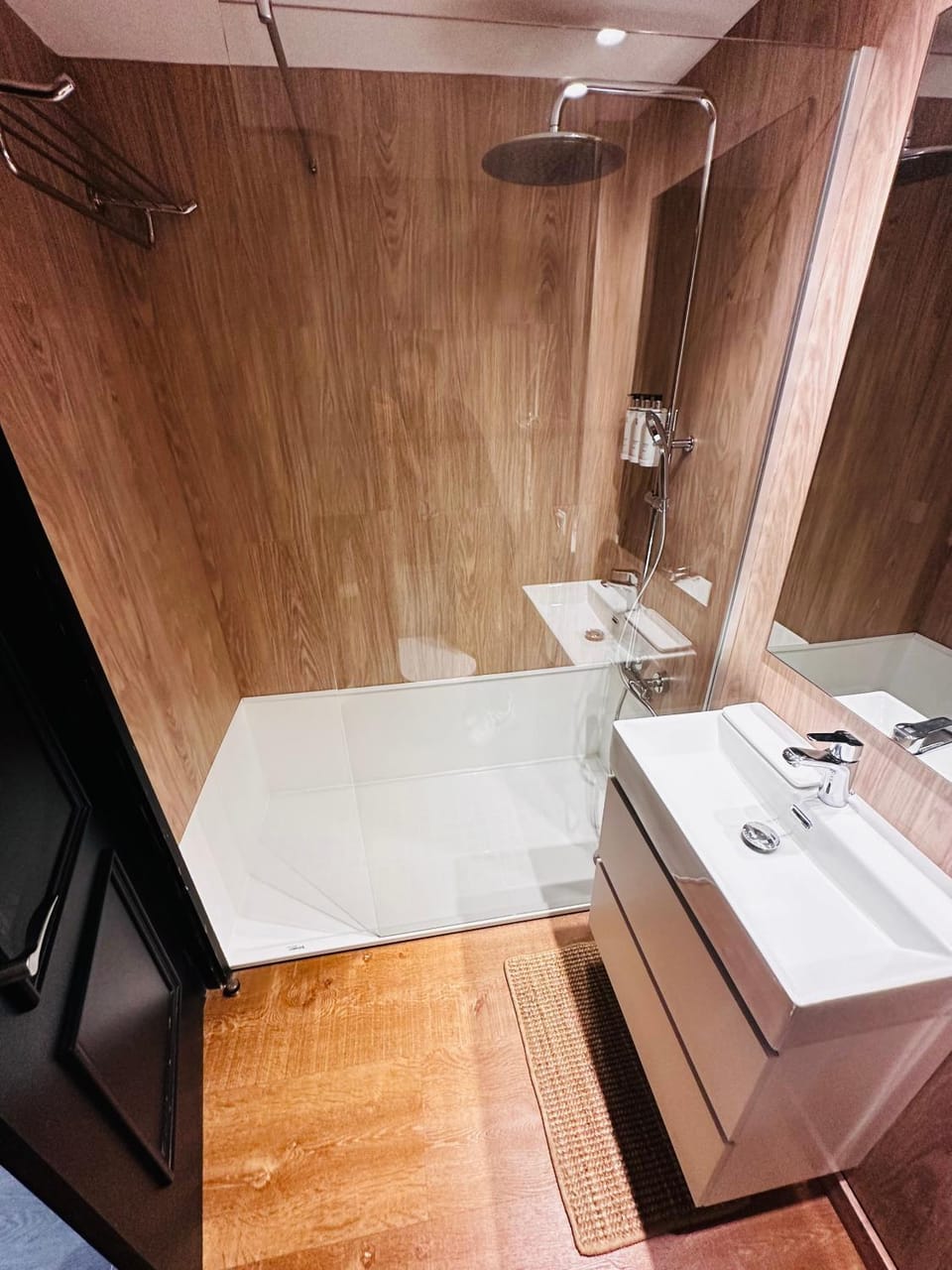 Shower, Bathroom, towels