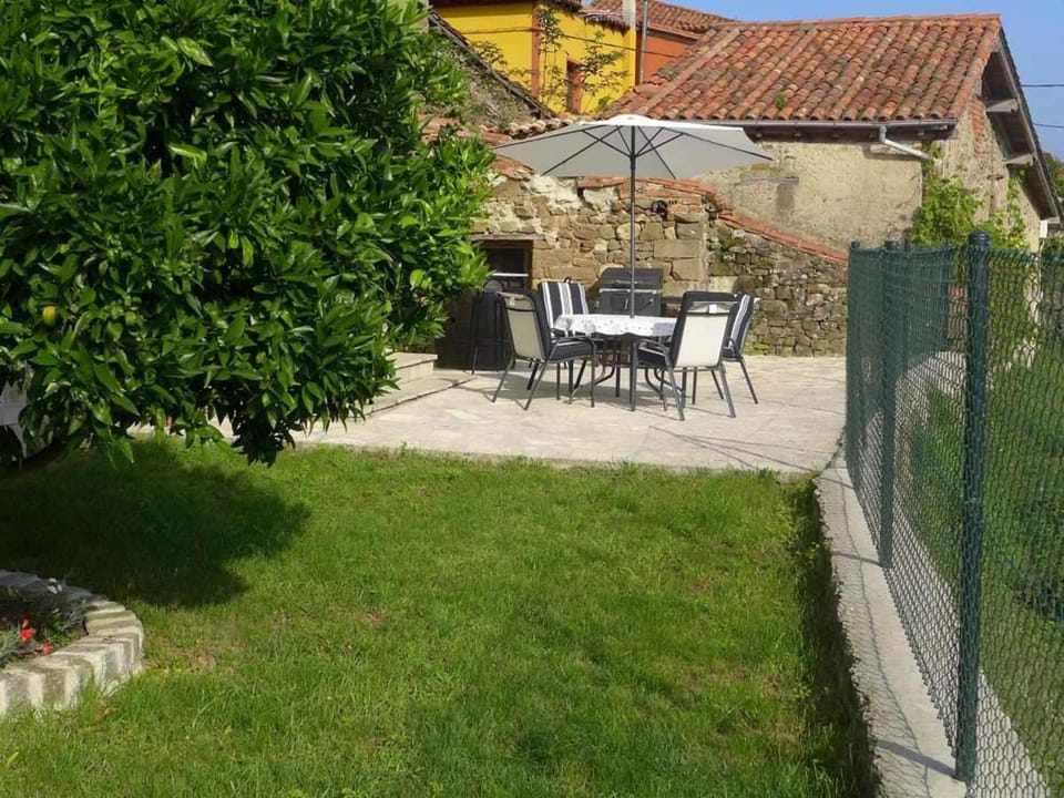 Garden, Dining area, Garden view