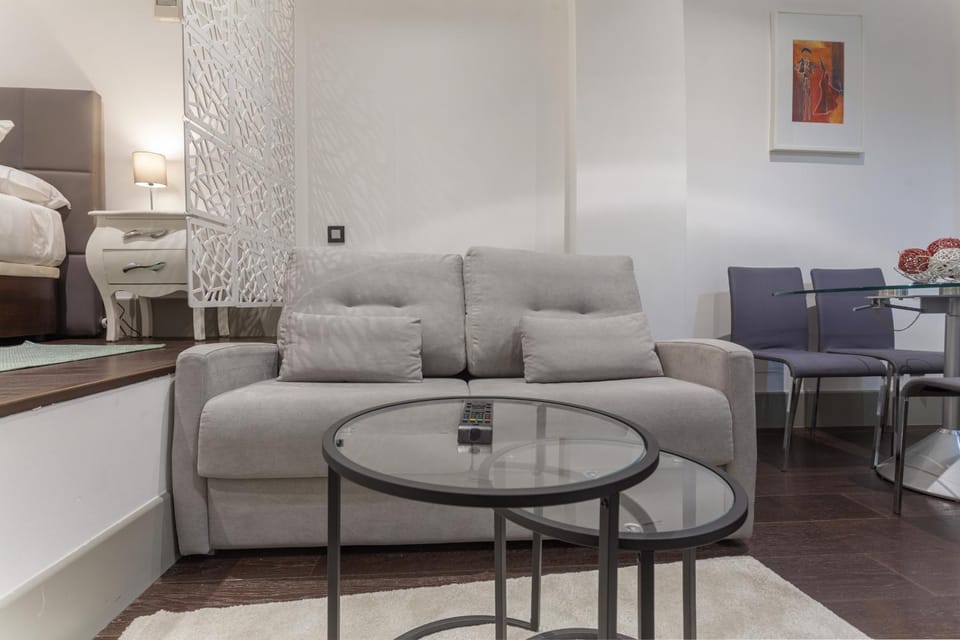 Communal lounge/ TV room, Living room