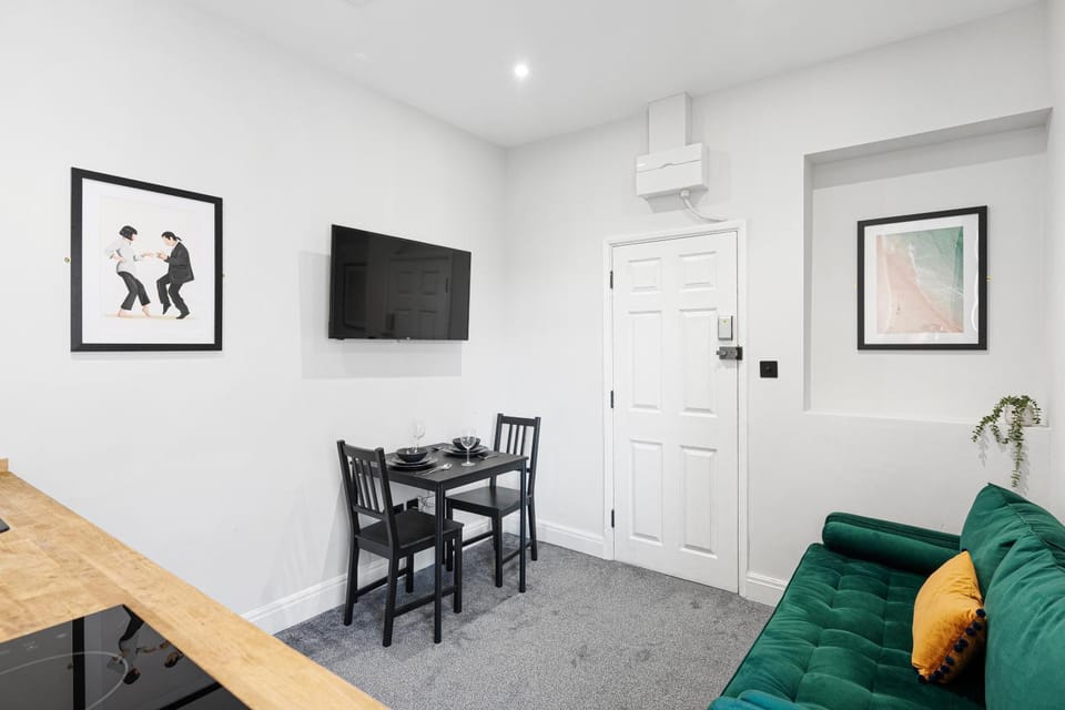 Cosy Modern Apartment With Free Parking House in Cardiff