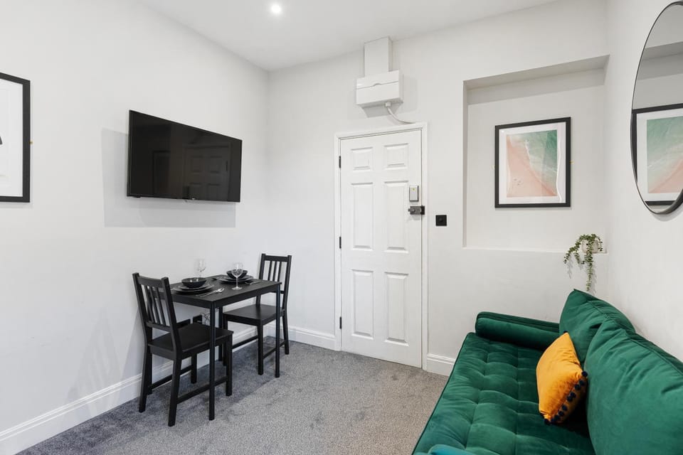Cosy Modern Apartment With Free Parking House in Cardiff